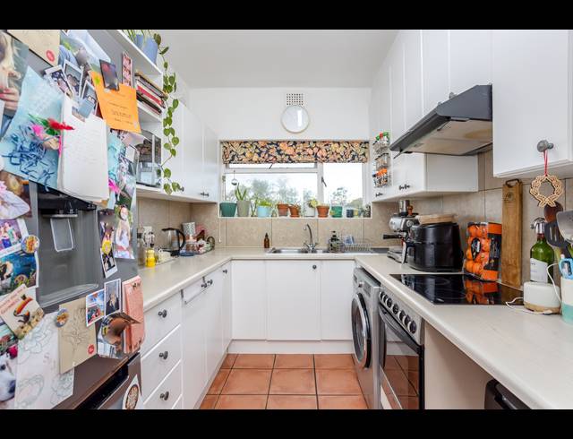 2 BEDROOM APARTMENT SOLD IN WYNBERG UPPER